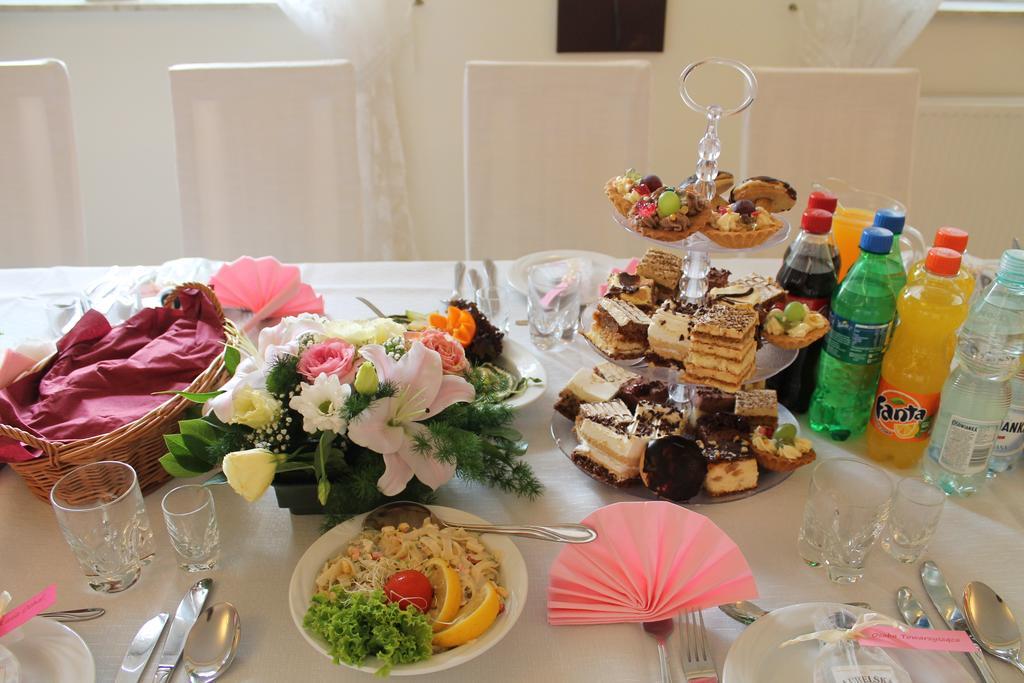 Hotel Kaprys Świdnik Εξωτερικό φωτογραφία